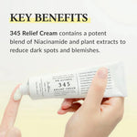 Dr. Althea 345 Relief Cream textuur uitgesmeerd op de hand
