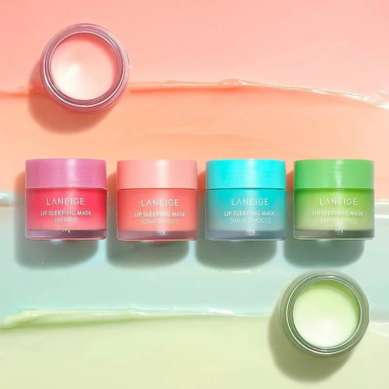 Laneige Lip Sleeping Mask aangebracht met bijgeleverde spatel